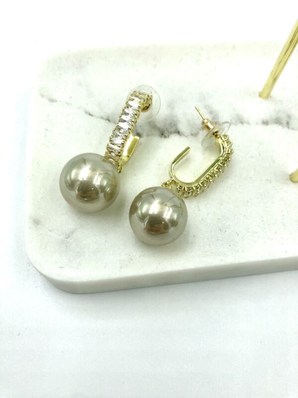 Queen of pearls earring