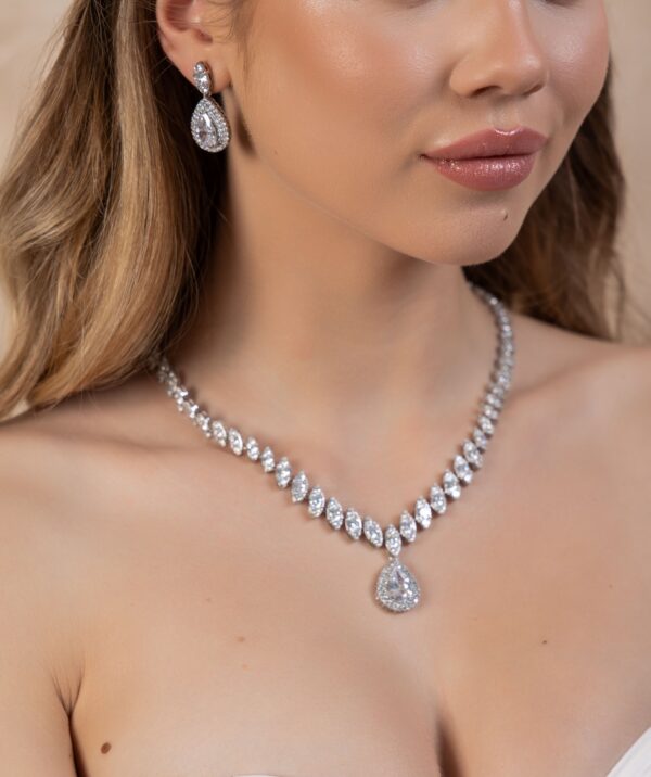 Set Olivia Necklace & Earrings