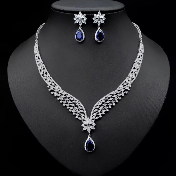 Set Duchess Necklace & Earrings