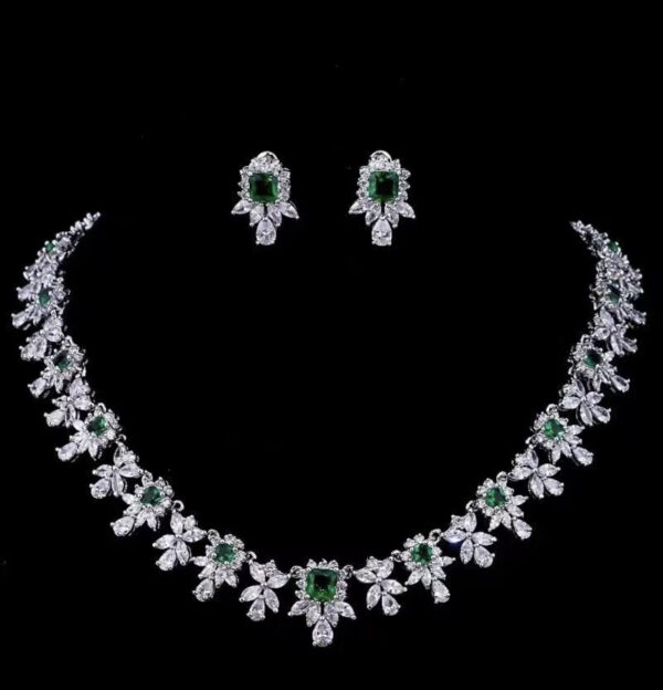 Set Victoria Necklace & Earrings