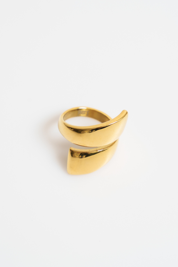The Ancient Tear ring (gold)